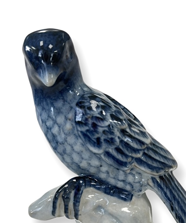 ESCULTURA PÁSSARO AZUL EM PORCELANA