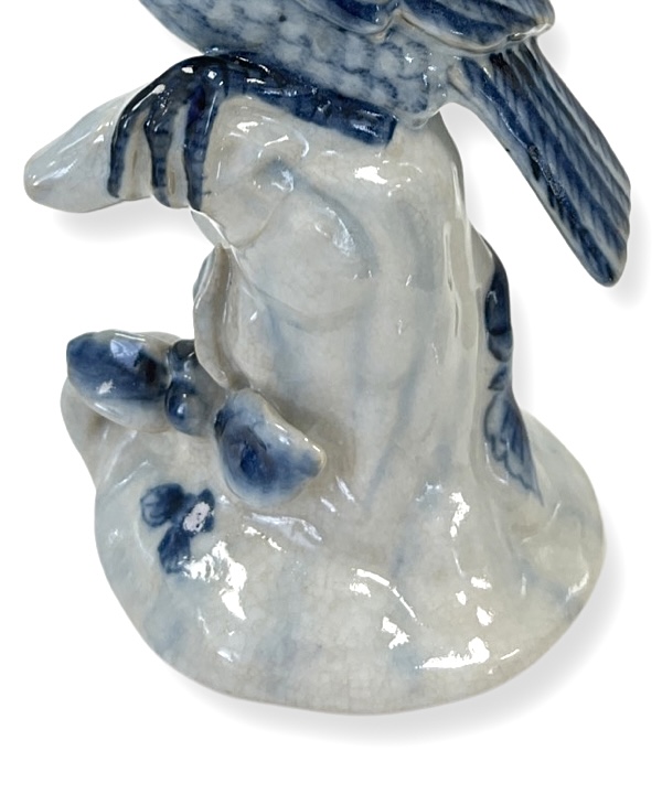 ESCULTURA PÁSSARO AZUL EM PORCELANA